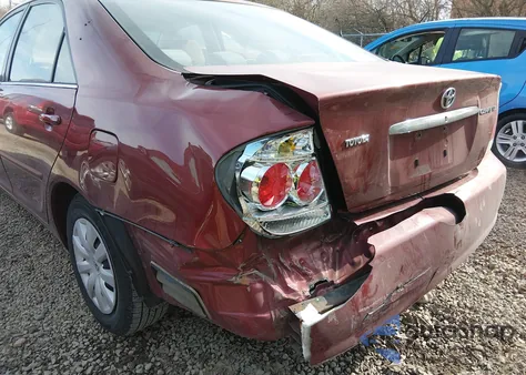 2006 Toyota Camry Le z USA, uszkodzony, nr VIN 4T1BE32KX6U149331